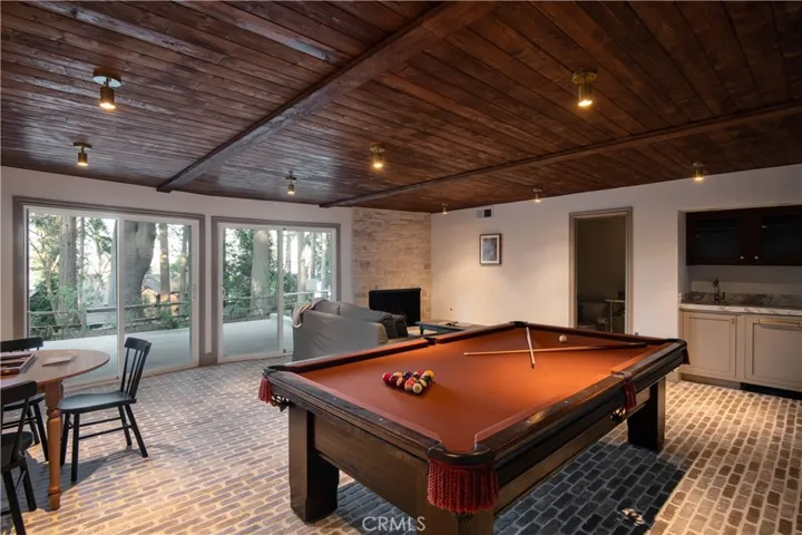 468 Sky View Ridge Drive, Lake Arrowhead, California 92352