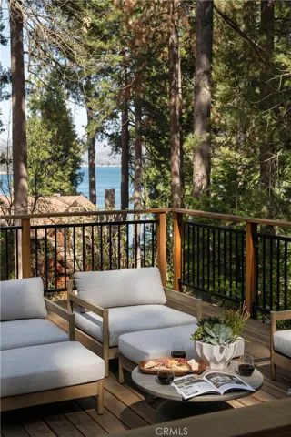 468 Sky View Ridge Drive, Lake Arrowhead, California 92352