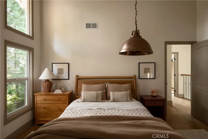 468 Sky View Ridge Drive, Lake Arrowhead, California 92352