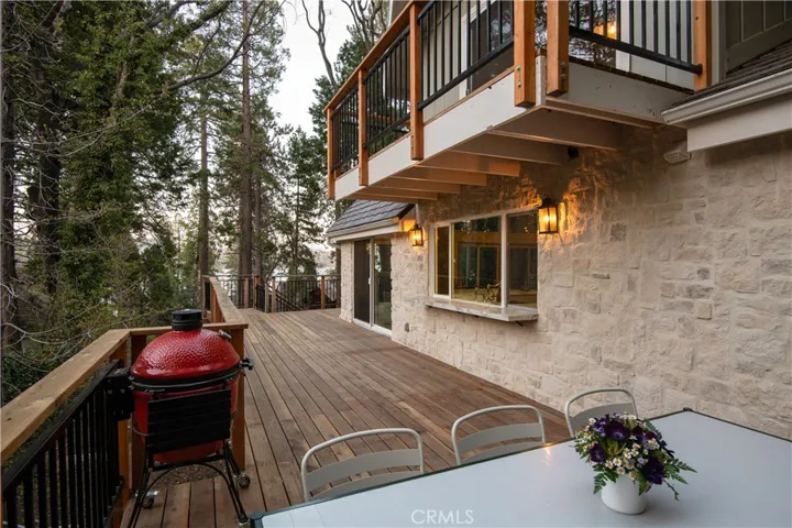 468 Sky View Ridge Drive, Lake Arrowhead, California 92352