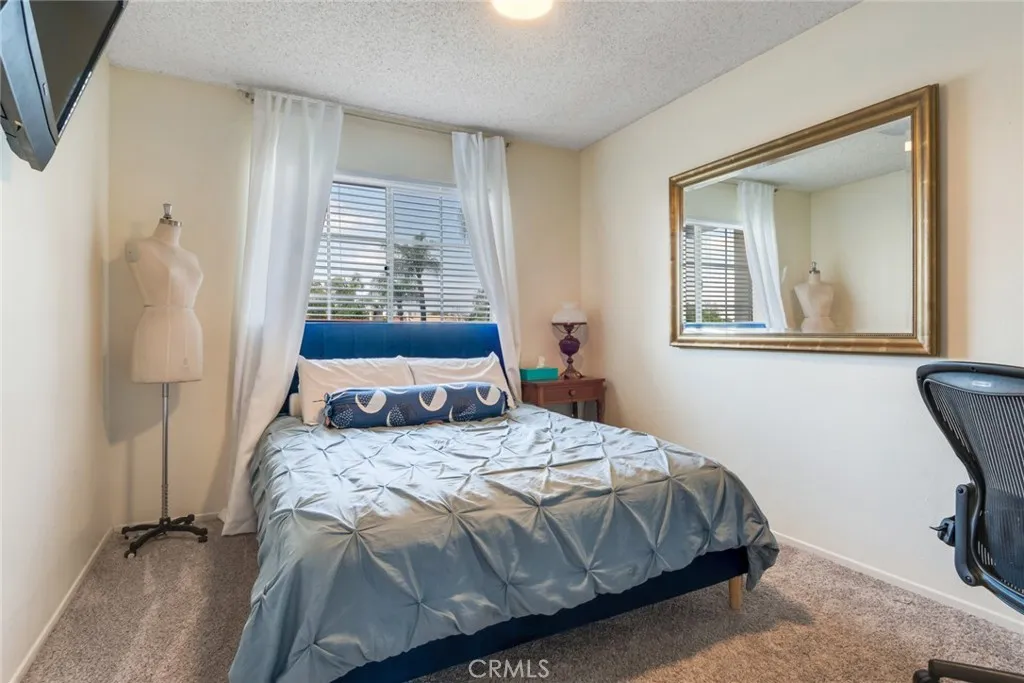 589 S Sutter Avenue, San Bernardino, California 92410 home-pic-18