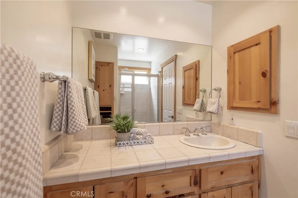 1065 S Minton Avenue, Big Bear City, California 92314 home-pic-19