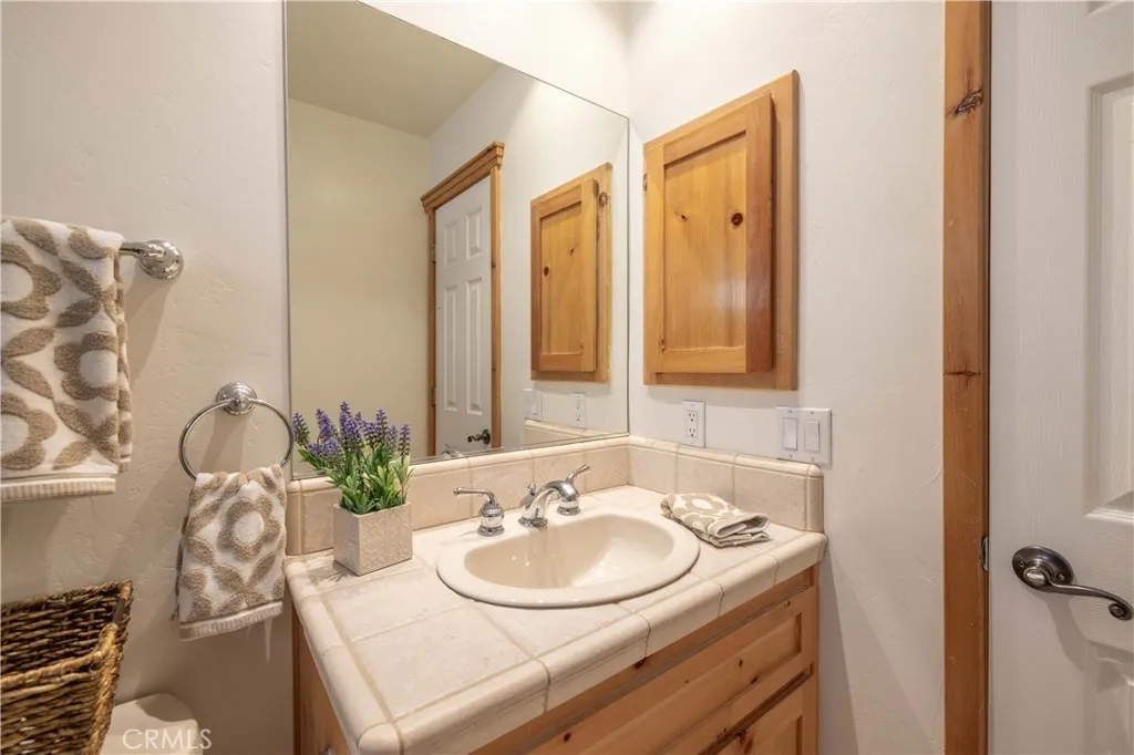 1065 S Minton Avenue, Big Bear City, California 92314 home-pic-24