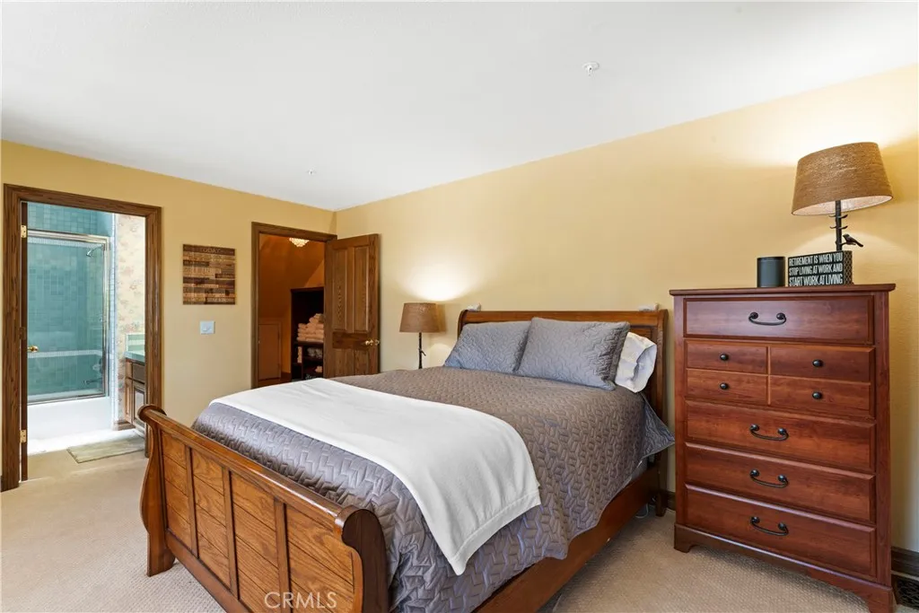 1031 Black Oaks Drive, Lake Arrowhead, California 92352 home-pic-22
