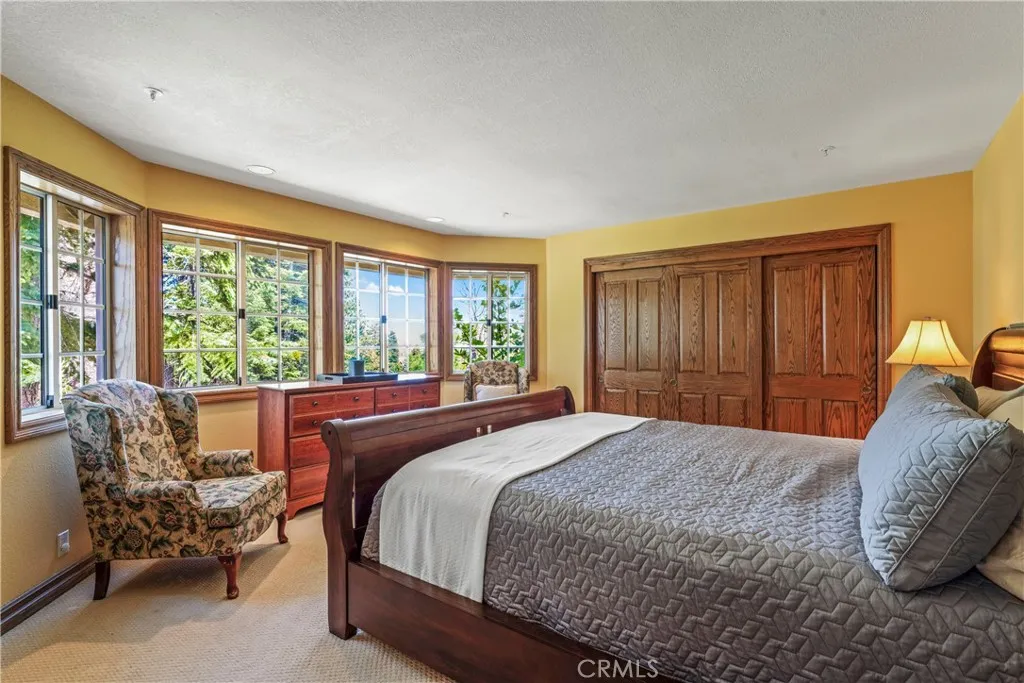 1031 Black Oaks Drive, Lake Arrowhead, California 92352 home-pic-24
