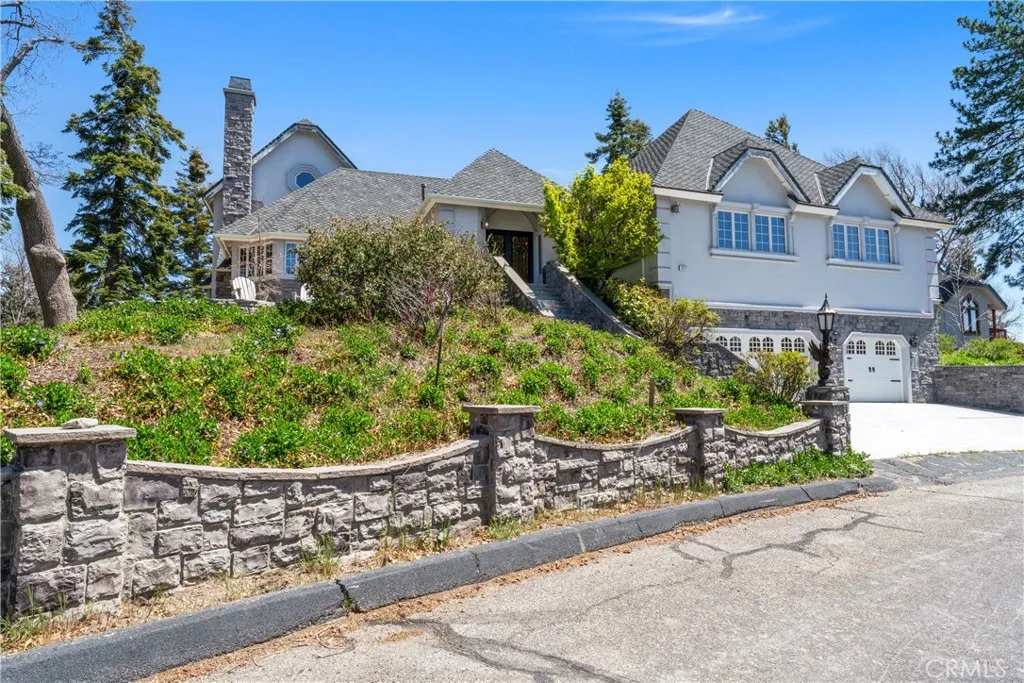 1031 Black Oaks Drive, Lake Arrowhead, California 92352 home-pic-14