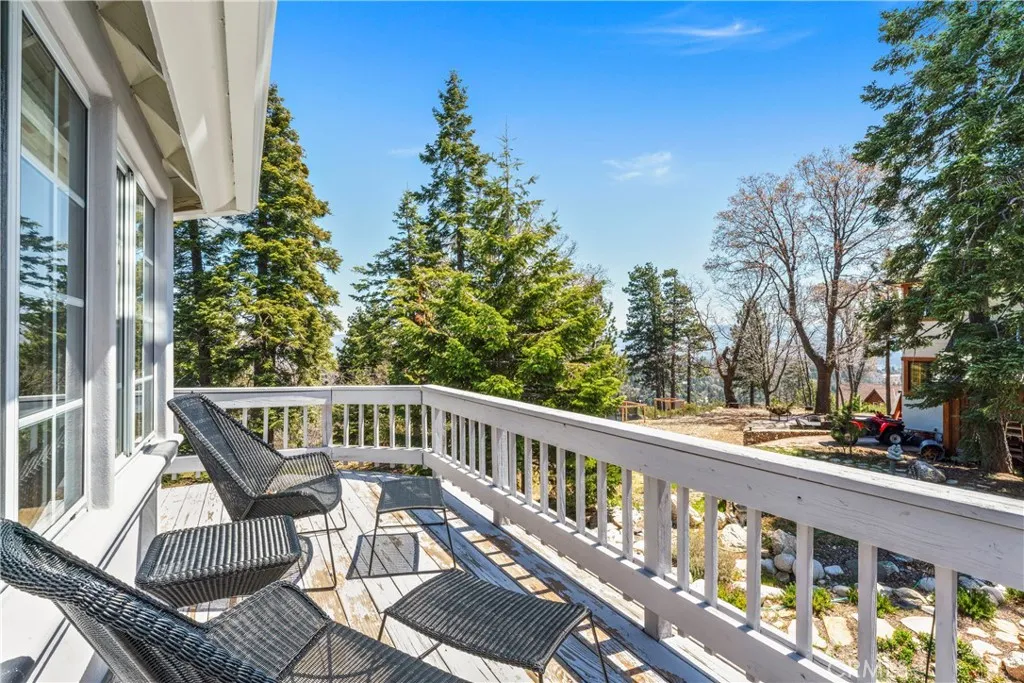 1031 Black Oaks Drive, Lake Arrowhead, California 92352 home-pic-37