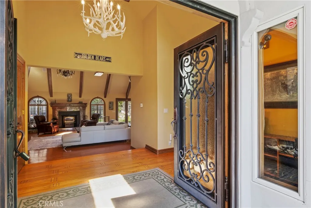 1031 Black Oaks Drive, Lake Arrowhead, California 92352 home-pic-3