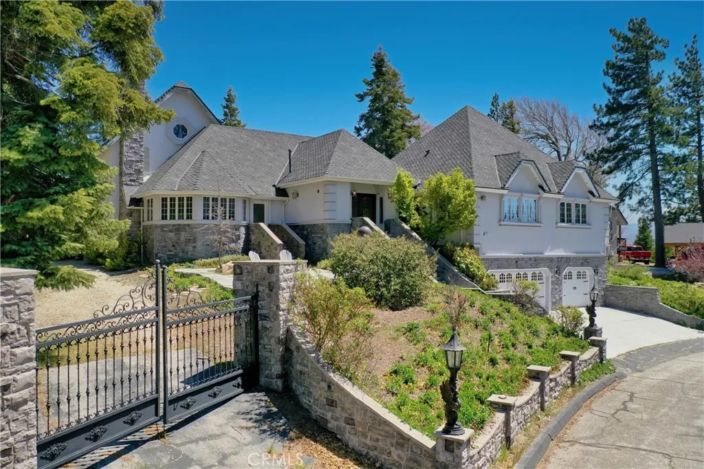 1031 Black Oaks Drive, Lake Arrowhead, California 92352 home-pic-15