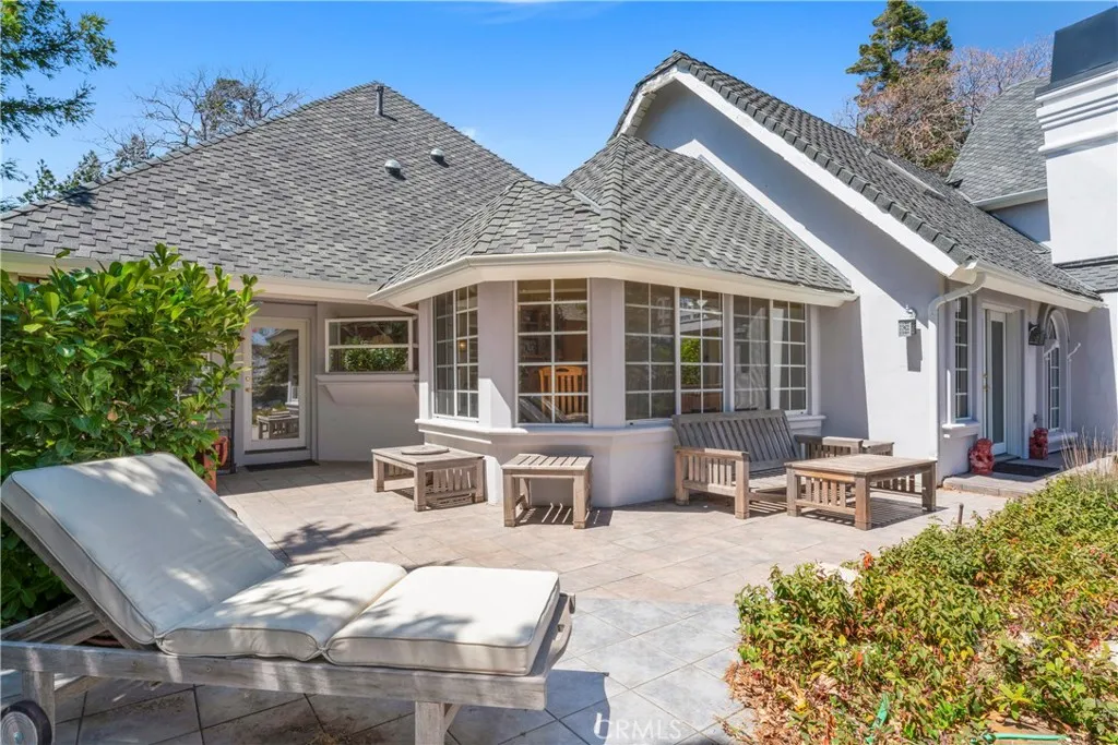 1031 Black Oaks Drive, Lake Arrowhead, California 92352 home-pic-9