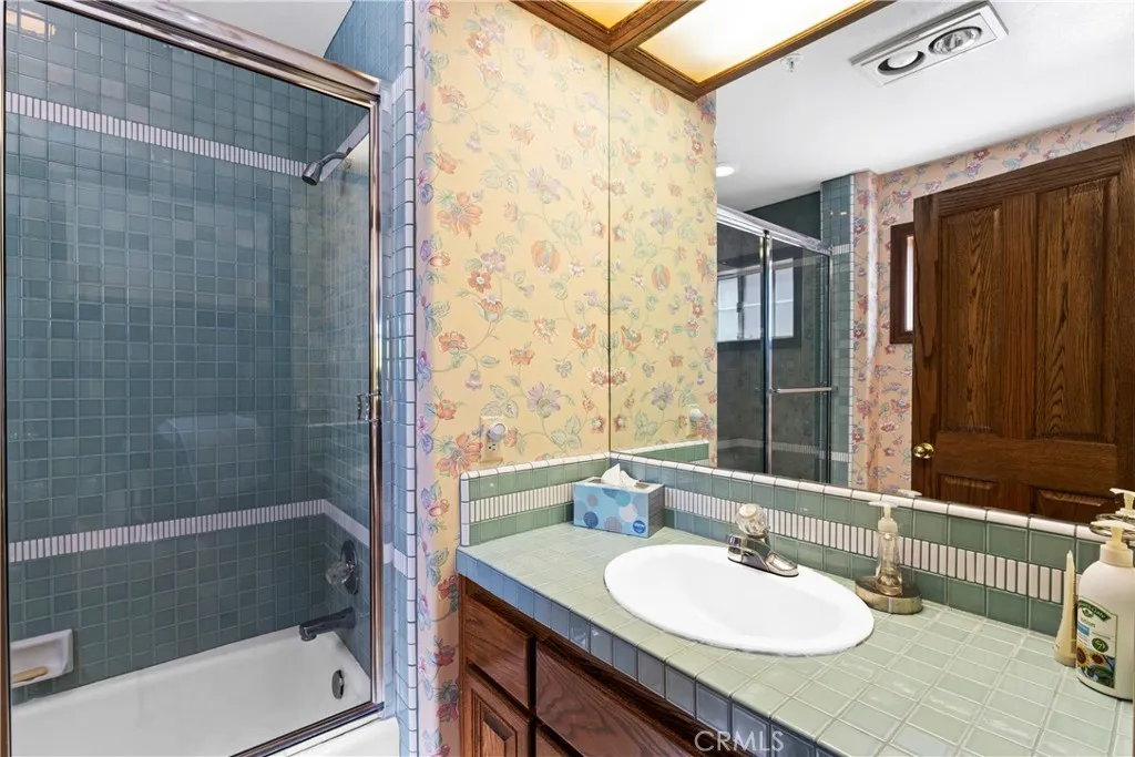 1031 Black Oaks Drive, Lake Arrowhead, California 92352 home-pic-23