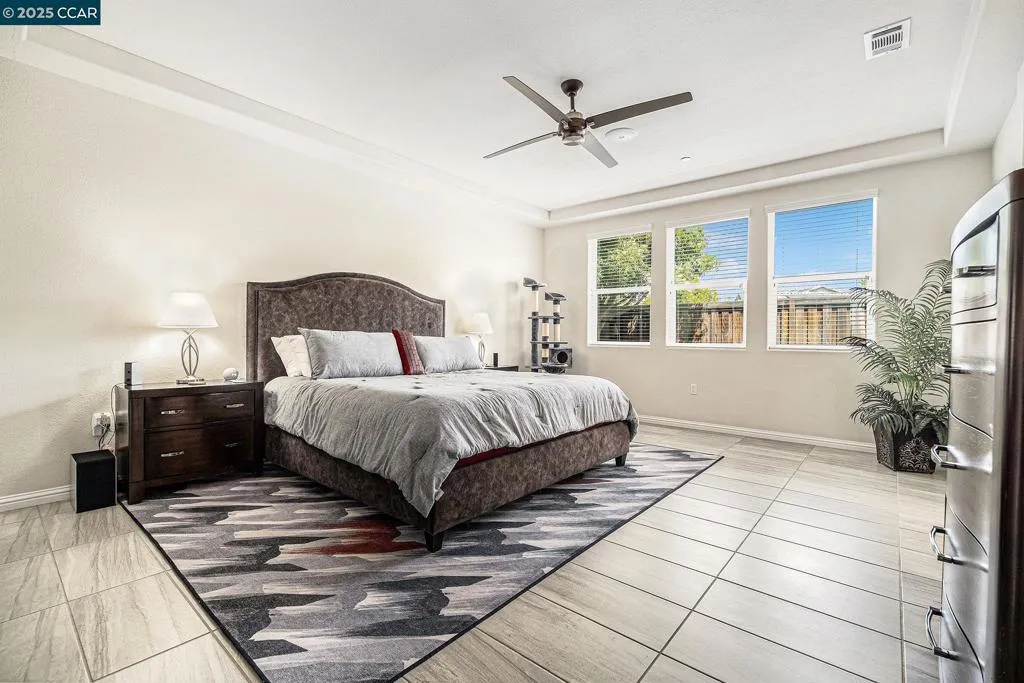 1090 Griffith Ln, Brentwood, California 94513 home-pic-25