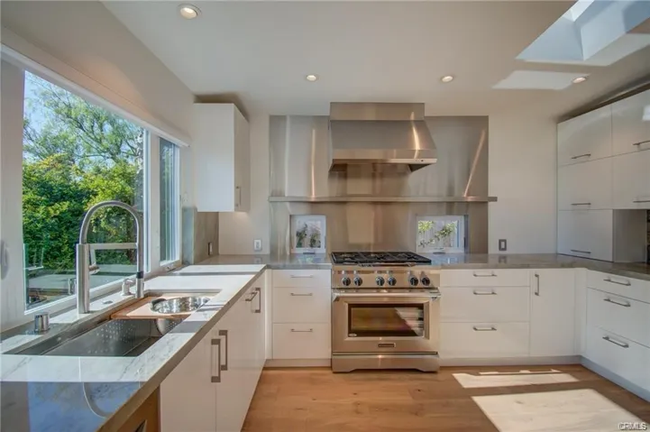 2880 Chateau Way, Laguna Beach, California 92651