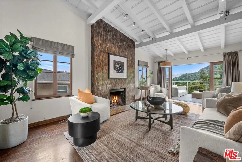 3074 Lake Hollywood Drive, Los Angeles, California 90068 home-pic-2