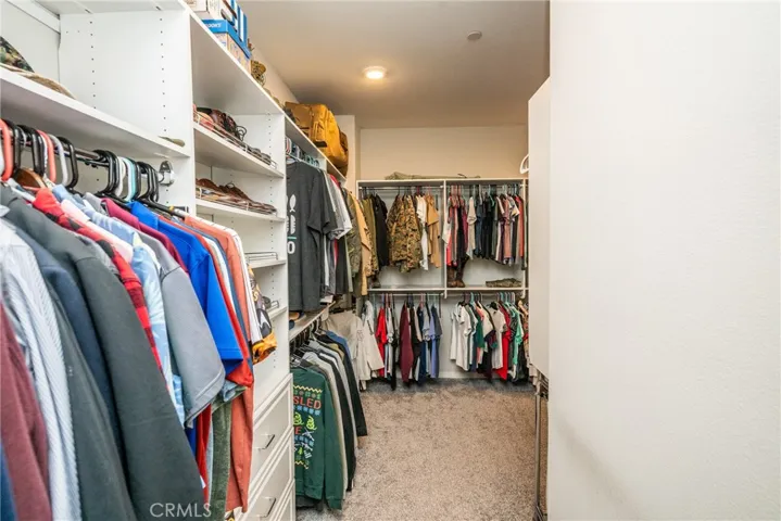 Large L Shape Walk-In Closet