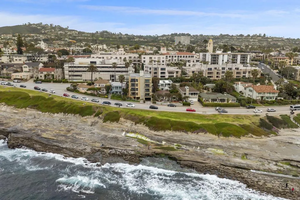 457 Coast Boulevard 202, La Jolla, California 92037 home-pic-33
