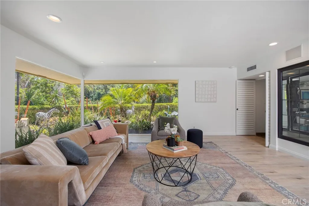 9885 Deerhaven Drive, North Tustin, California 92705 home-pic-5
