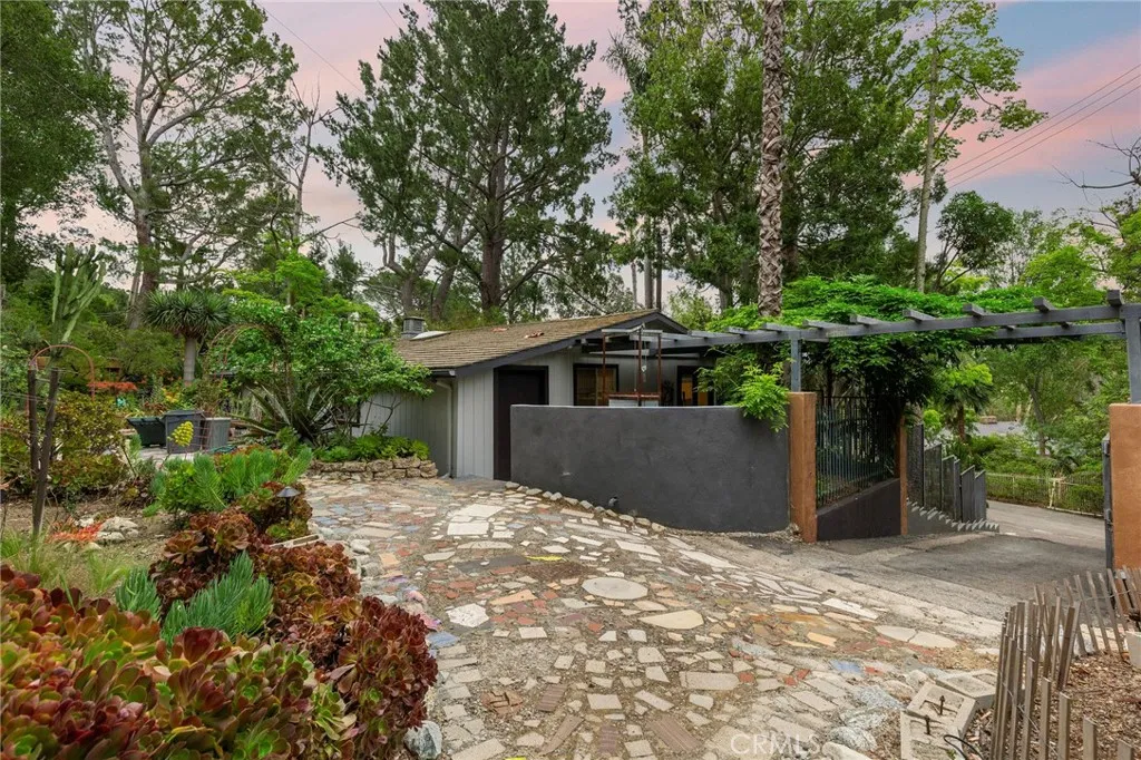 9885 Deerhaven Drive, North Tustin, California 92705 home-pic-27