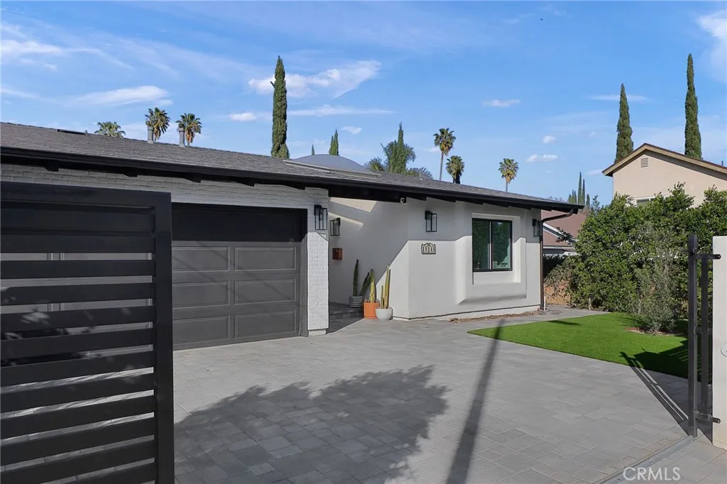 18149 Calvert Street, Tarzana, California 91335 home-pic-2