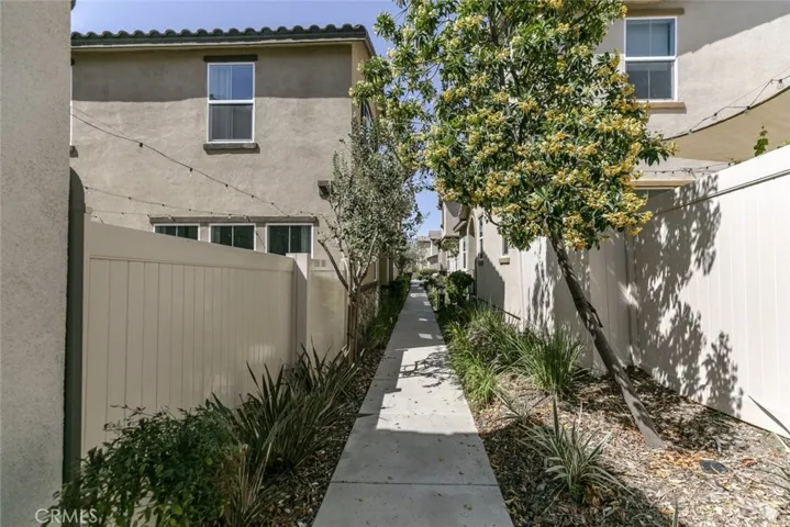 27488 Ginger Court, Saugus, California 91350