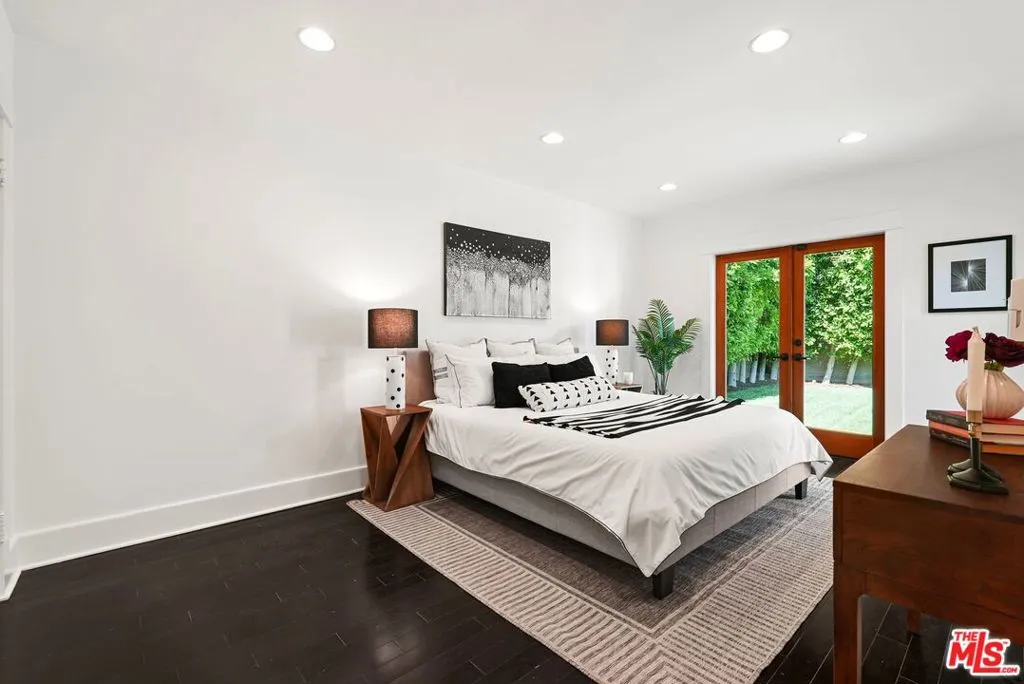 128 S Hobart Boulevard, Los Angeles, California 90004 home-pic-27