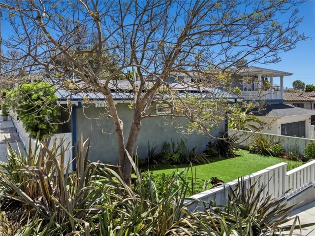 2616 Pine Ave, Manhattan Beach, California 90266