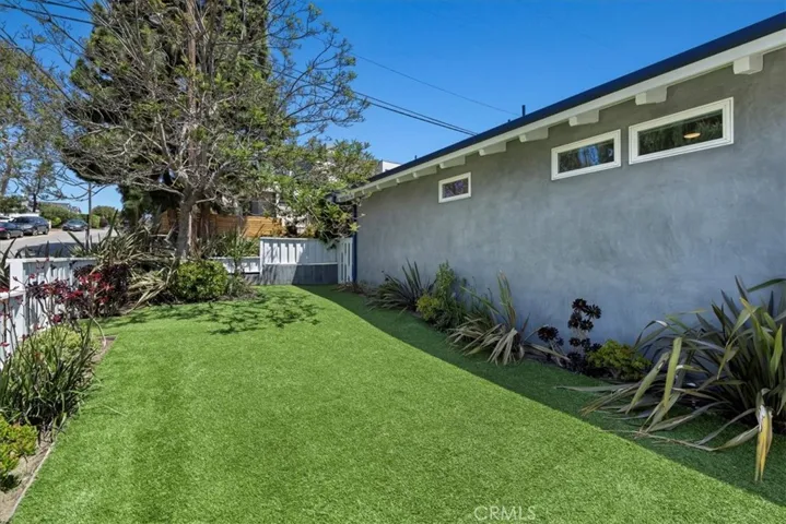 2616 Pine Ave, Manhattan Beach, California 90266