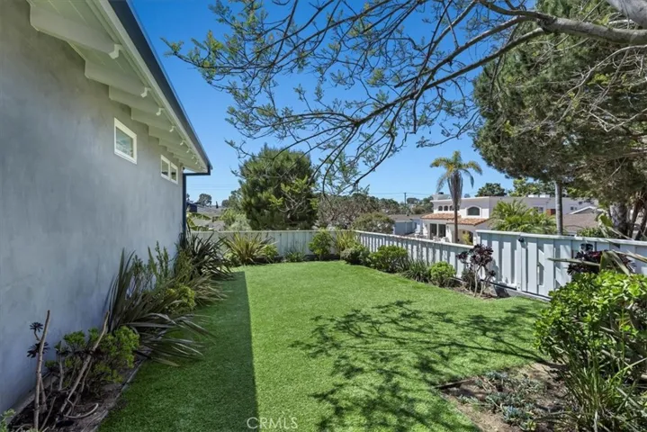 2616 Pine Ave, Manhattan Beach, California 90266