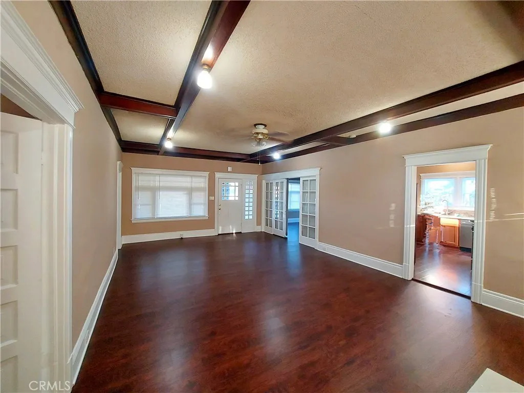 530 S Broadway, Santa Ana, California 92701 home-pic-9