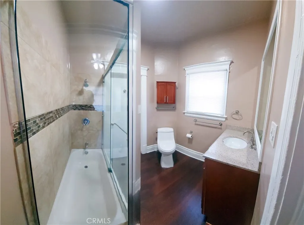 530 S Broadway, Santa Ana, California 92701 home-pic-15