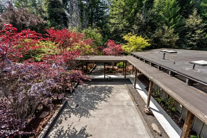 Aerial of Courtyard