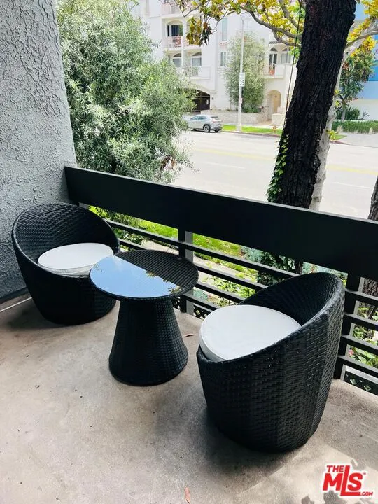 1925 S Beverly Glen Boulevard 40, Los Angeles, California 90025 home-pic-39
