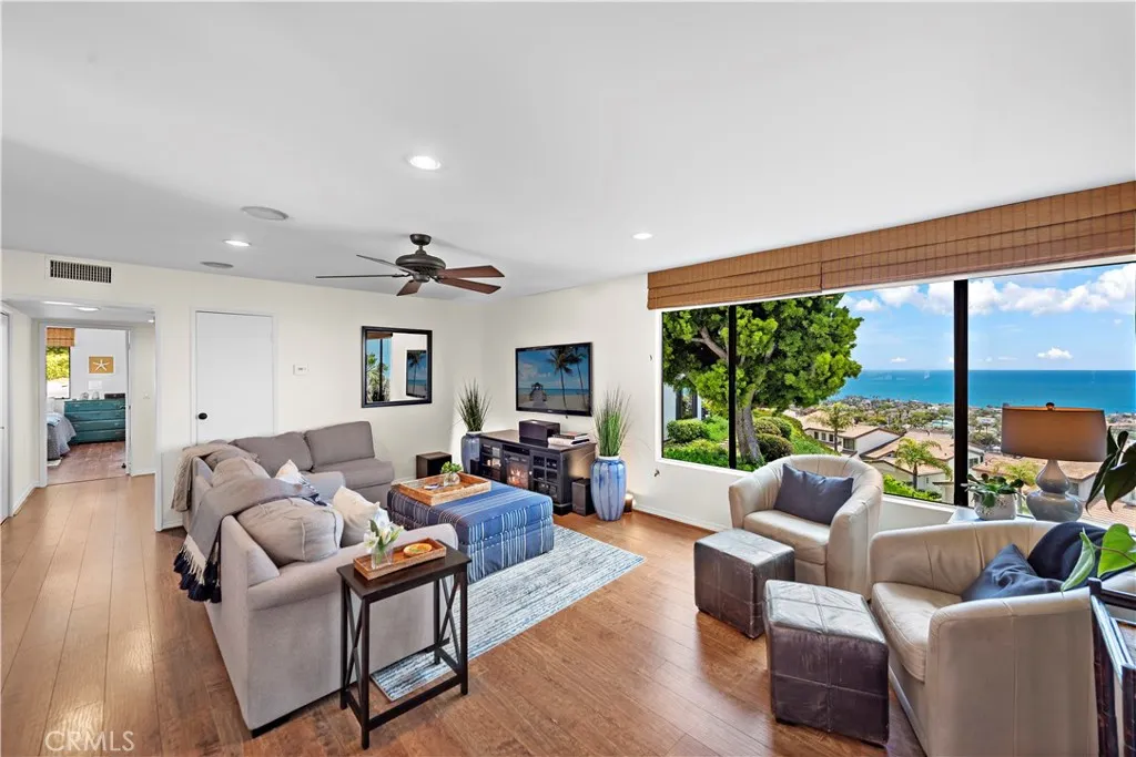 100 Calle Patricia 1a, San Clemente, California 92672 home-pic-10