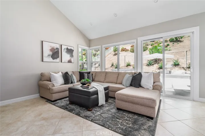 24661 Las Patranas, Yorba Linda, California 92887