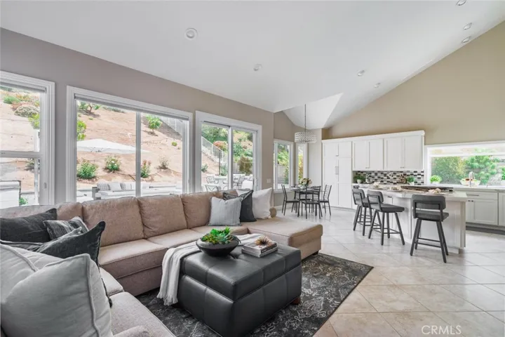 24661 Las Patranas, Yorba Linda, California 92887