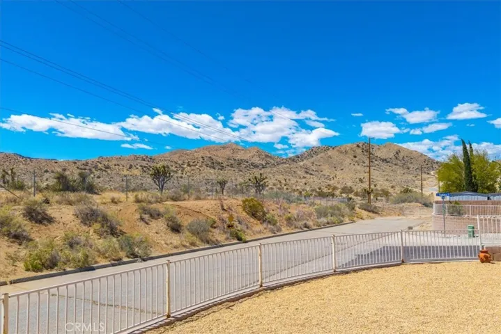 57271 Dumosa Court, Yucca Valley, California 92284