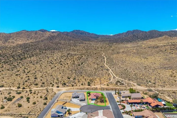 57271 Dumosa Court, Yucca Valley, California 92284