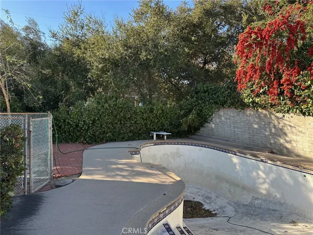 5117 Caroli Lane, La Canada Flintridge, California 91011
