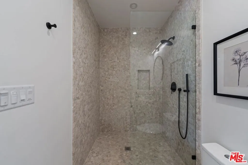 8819 Evanview Drive, Los Angeles, California 90069 home-pic-22