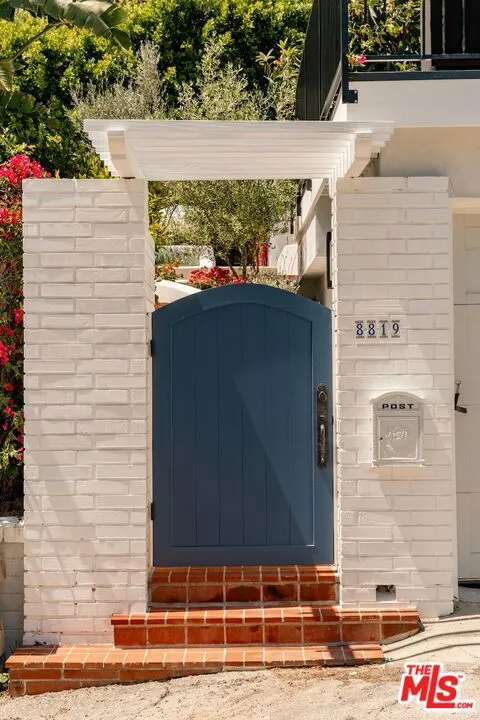 8819 Evanview Drive, Los Angeles, California 90069 home-pic-26