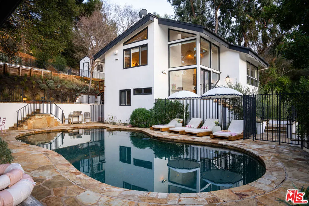 554 Mountain Green Drive, Calabasas, California 91302, 4 Bedrooms Bedrooms, ,4 BathroomsBathrooms,Residential,For Sale,Mountain Green,25533001
