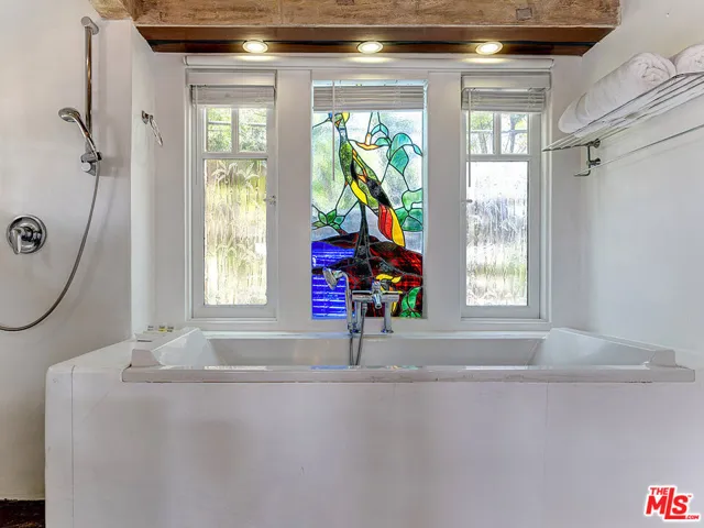111 Dudley Avenue, Venice, California 90291