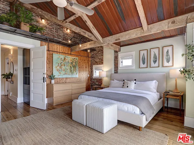 111 Dudley Avenue, Venice, California 90291