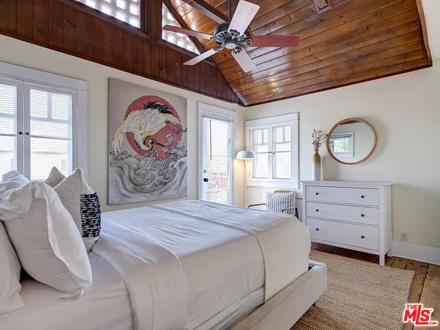 111 Dudley Avenue, Venice, California 90291