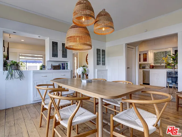 111 Dudley Avenue, Venice, California 90291