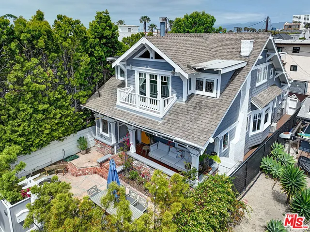 111 Dudley Avenue, Venice, California 90291