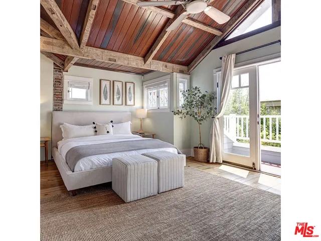 111 Dudley Avenue, Venice, California 90291