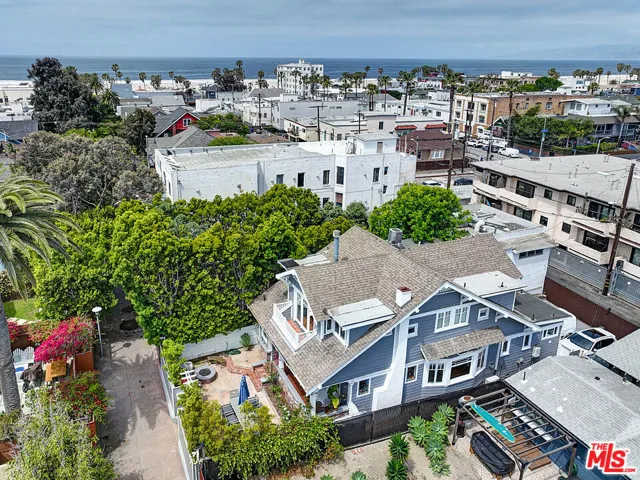 111 Dudley Avenue, Venice, California 90291