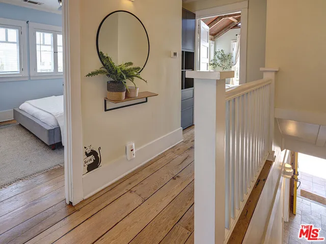 111 Dudley Avenue, Venice, California 90291