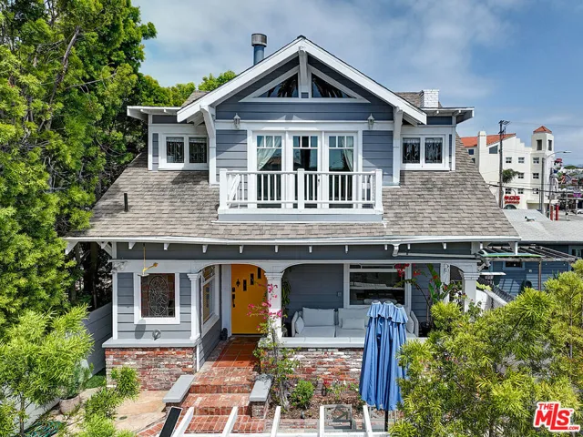 111 Dudley Avenue, Venice, California 90291